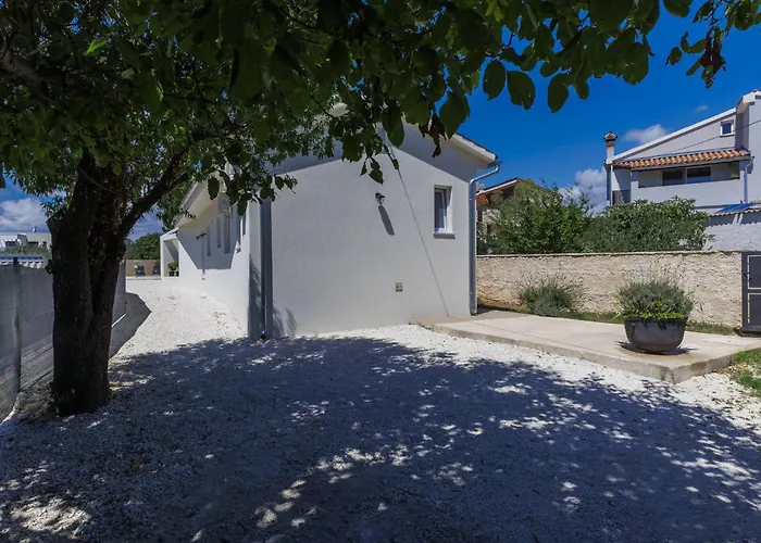 Noce By Interhome Krnica