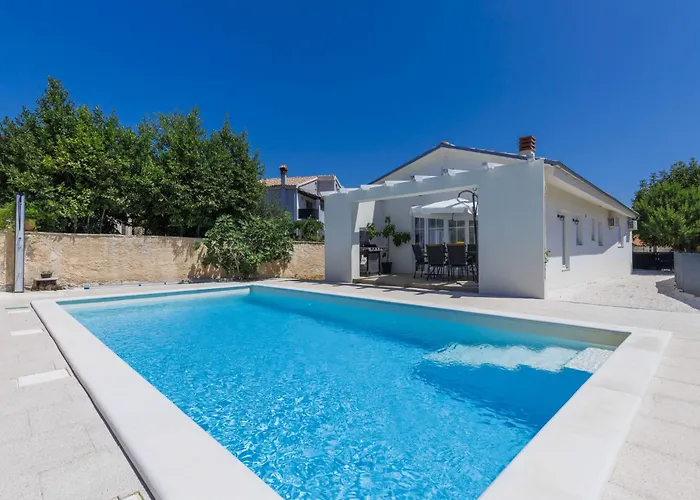 Noce By Interhome Krnica