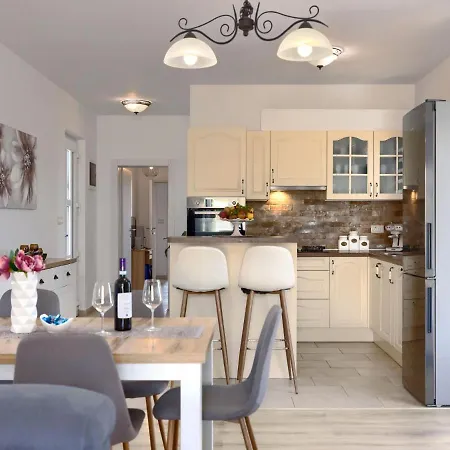 Noce By Interhome