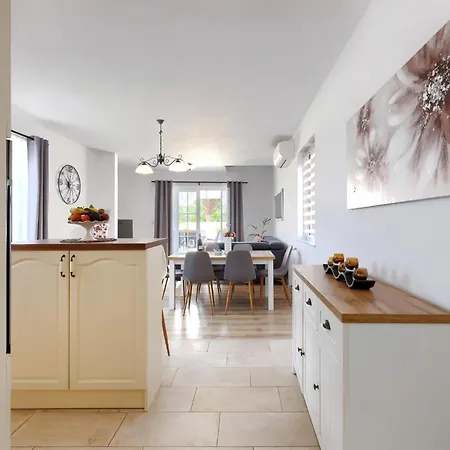 Noce By Interhome Vikendica Krnica